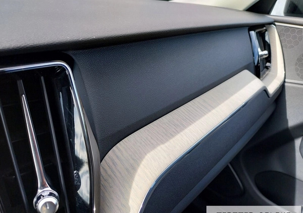 Volvo XC 60 cena 144900 przebieg: 95890, rok produkcji 2018 z Poznań małe 781